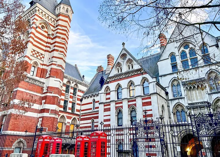 Excellent Entire Apartment Between St Pauls Cathedral And Covent Garden