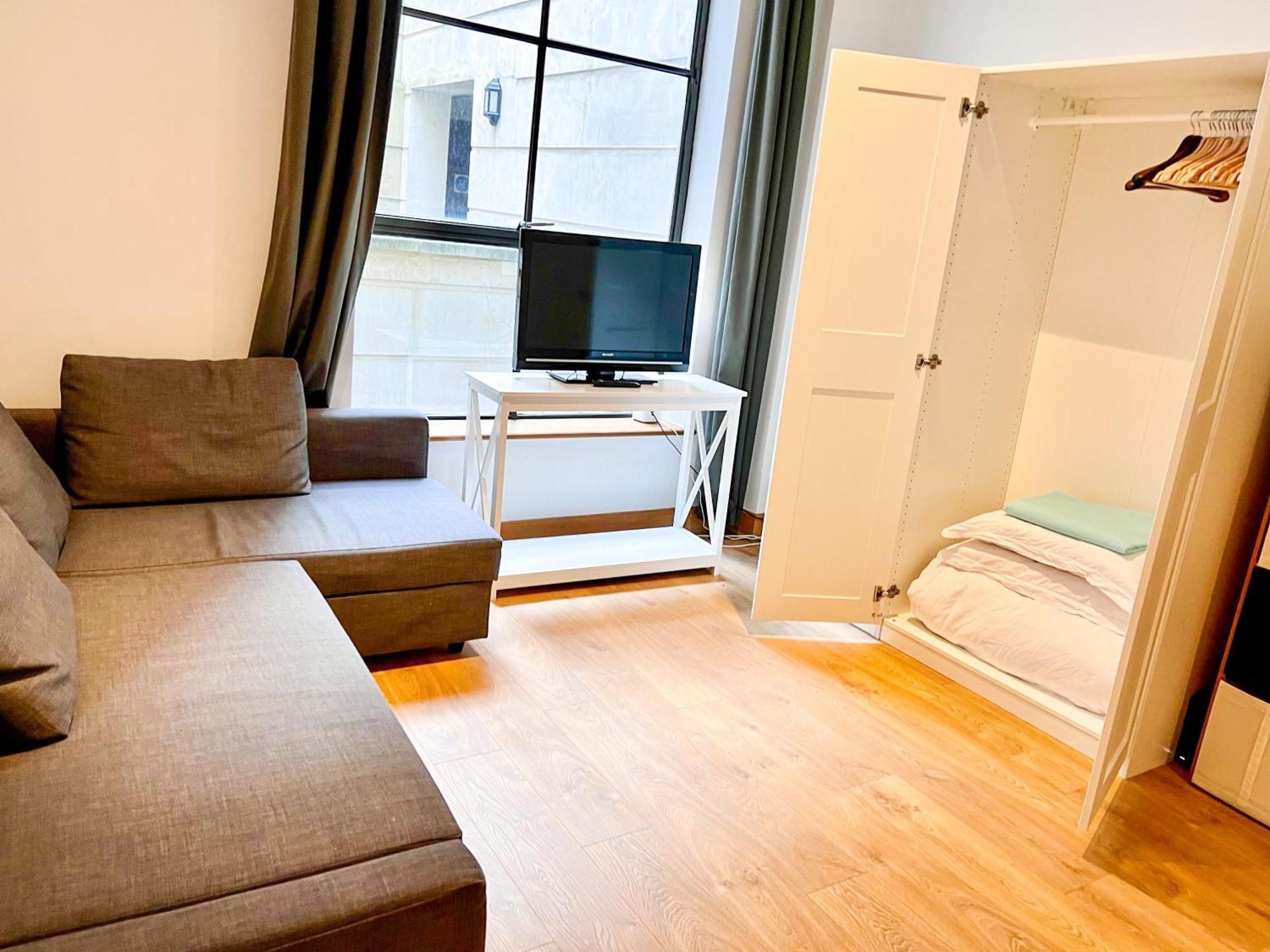 Excellent Entire Between St Pauls Cathedral And Covent Garden * Londres