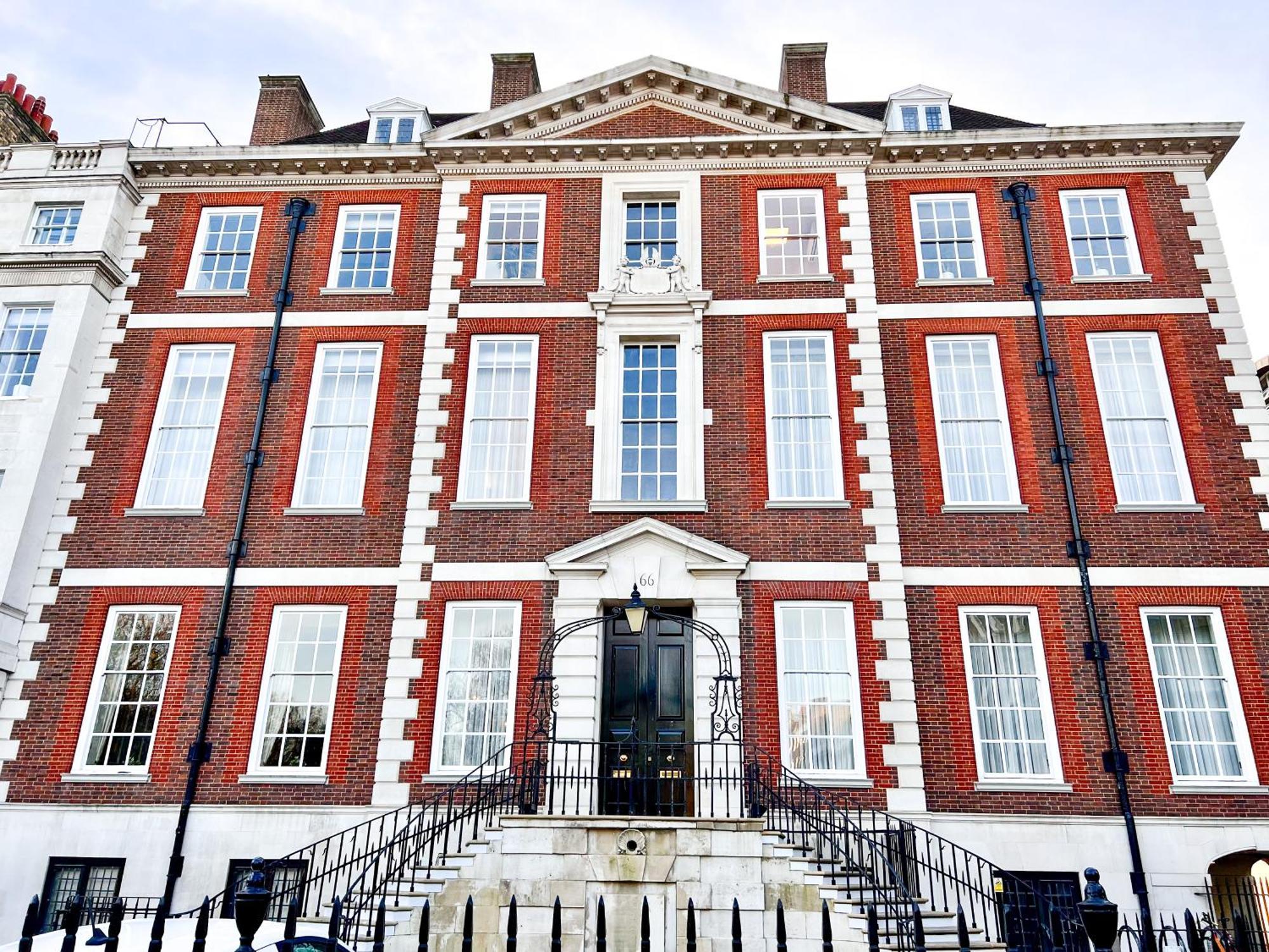 Excellent Entire Between St Pauls Cathedral And Covent Garden Apartment
