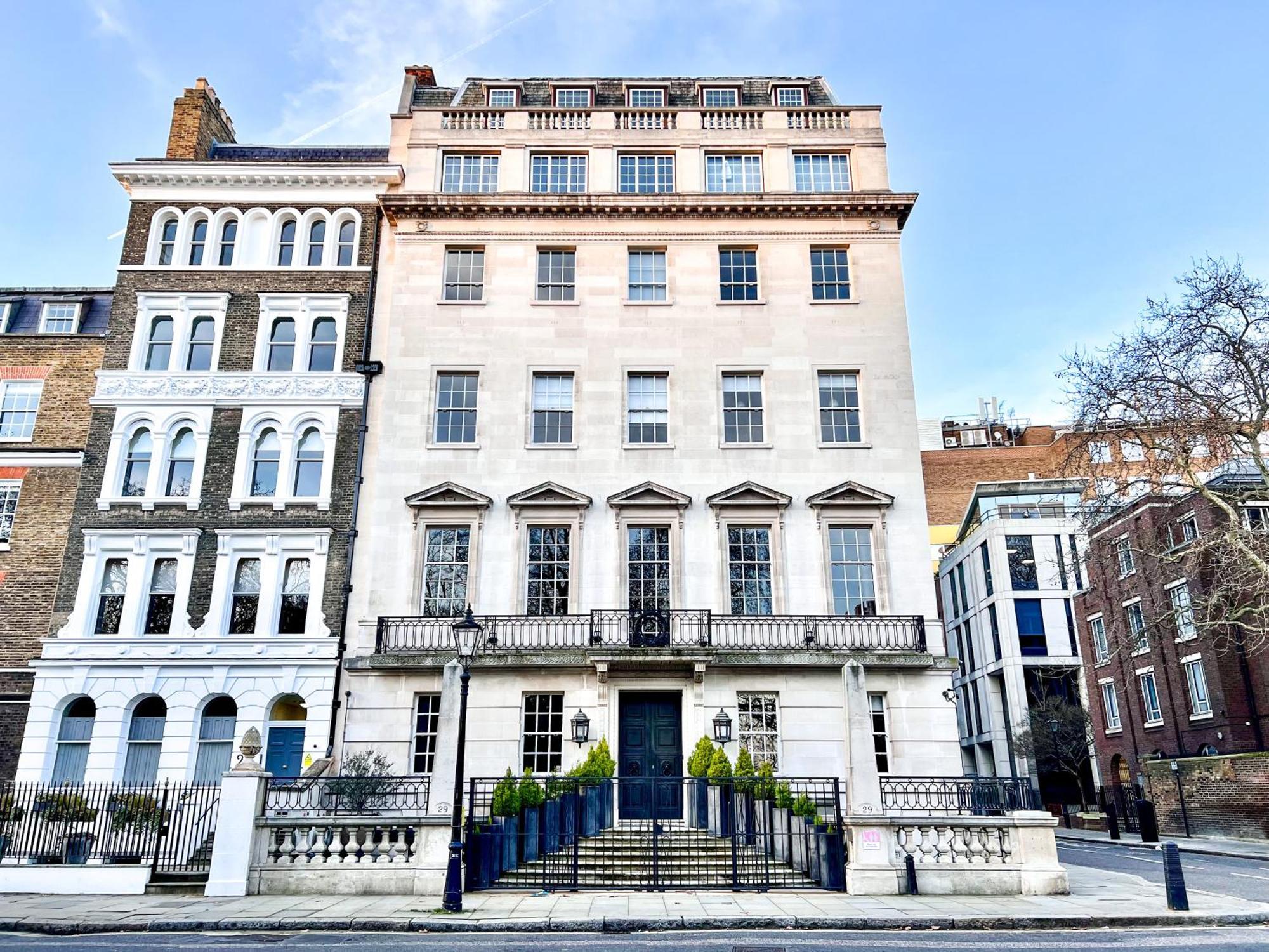 Excellent Entire Between St Pauls Cathedral And Covent Garden * London